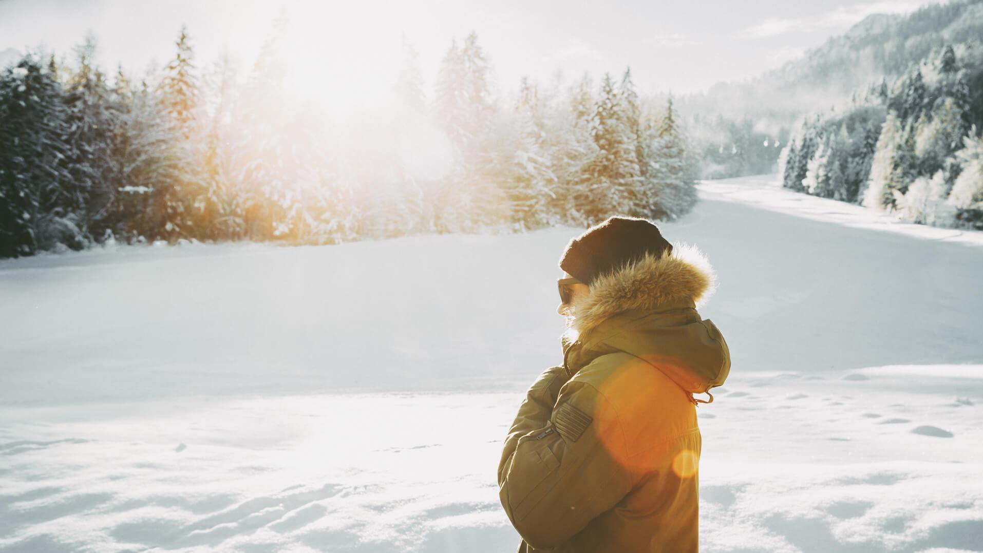 That’s why sunbathers aren’t the only ones who should protect their eyes – anyone who enjoys a spot of skiing, hiking in the mountains or performs welding work is exposed to harmful UV rays. 